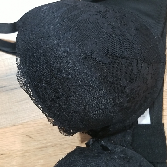 LAURA ASHLEY Black Lace Molded Cup Underwire Bra - 42D - Picture 2 of 13